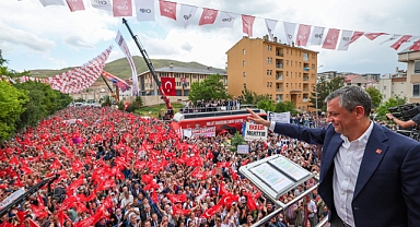 CHP LİDERİ ÖZEL BAYBURT'TA KONUŞTU: İKTİDAR OLMAYA GELİYORUZ