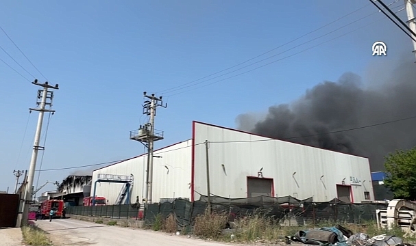 FABRİKADA YANGIN PANİĞİ!