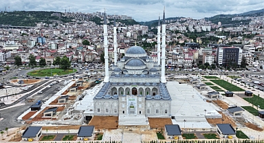 HANİFE HATUN CAMİİ'NDE SONA DOĞRU