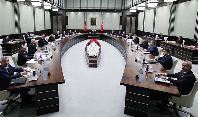 KABİNE DEĞİŞİYOR MU?