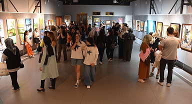 MİNİKLERİN RESİM SERGİSİNE BÜYÜK İLGİ 