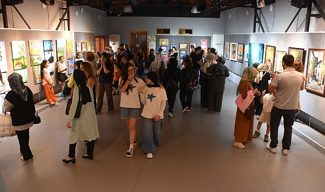 MİNİKLERİN RESİM SERGİSİNE BÜYÜK İLGİ