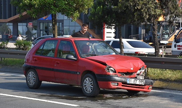 ORTAHİSAR'DA KORKUTAN KAZA: ANNE VE ÇOCUĞU YARALANDI