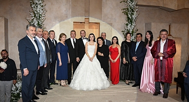 ÖZER VE YAVUZ AİLELERİNİN MUTLU GÜNÜ 