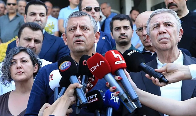 ÖZGÜR ÖZEL: KAYA GİBİ ARKALARINDAYIZ