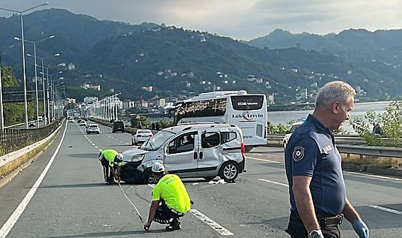 RİZE'DE FECİ KAZA: 2 ÖLÜ, 3 YARALI