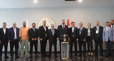 RİZESPOR'DA BAŞKAN TURGUT GÜVEN TAZELEDİ 