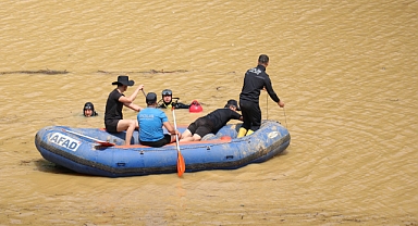 SELDE KAYBOLAN KİŞİNİN ARAMA ÇALIŞMALARINA DEVAM EDİLDİ 