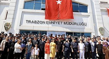 TERFİ EDEN 40 EMNİYET MENSUBUNA RÜTBE TÖRENİ 