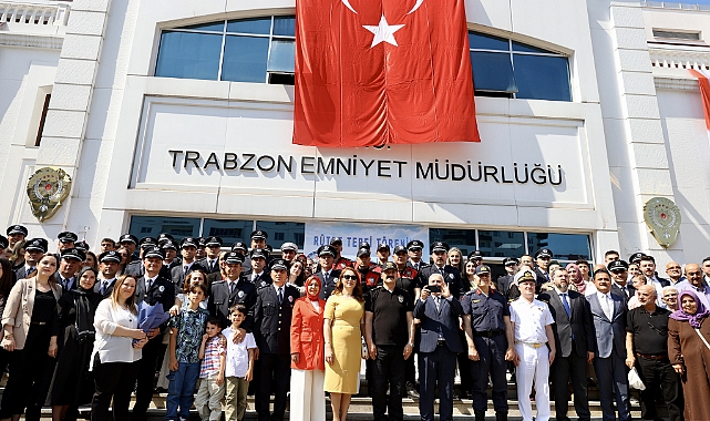 TERFİ EDEN 40 EMNİYET MENSUBUNA RÜTBE TÖRENİ