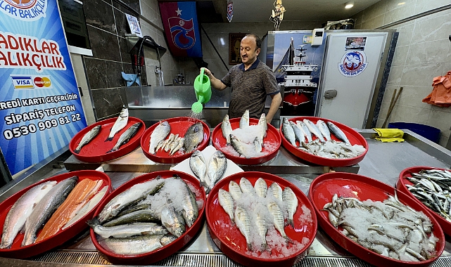 TEZGAHLAR İSTAVRİT VE MEZGİTLE SÜSLENDİ