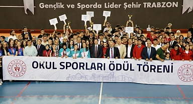 TRABZON'DA OKUL SPORLARI ÖDÜL TÖRENİ DÜZENLENDİ 