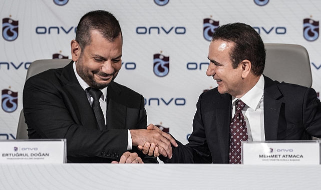 TRABZONSPOR'DA İMZALAR ATILDI