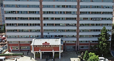 ÜRETİCİYE HAYRI OLMAYAN ÇAYKUR, BORÇ BATAĞINDA!