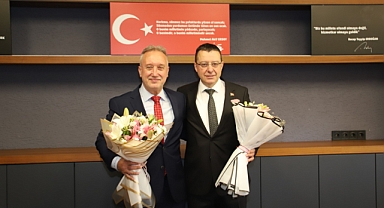 USTA GÖREVİNİ TOPSAKAL'A DEVRETTİ 