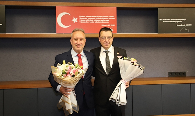 USTA GÖREVİNİ TOPSAKAL'A DEVRETTİ