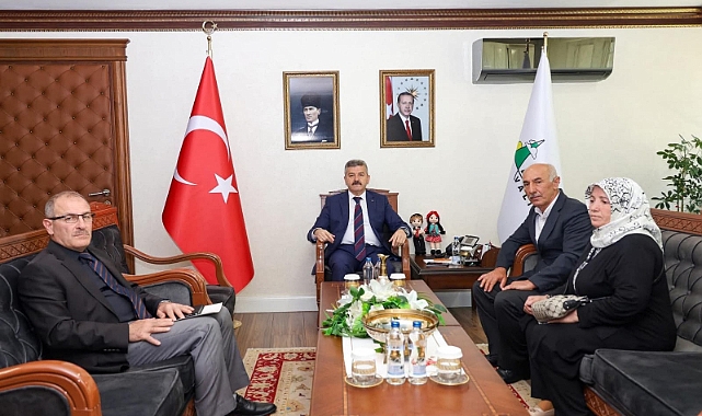 VALİ ERGÜN ŞEHİT AİLESİNİ AĞIRLADI