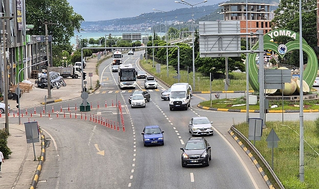 YOMRA'DA İLGİNÇ TRAFİK DÜZENLEMESİ: SÜRÜCÜLER ŞAŞTI KALDI!