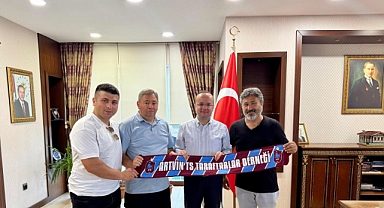 ARTVİNLİ TRABZONSPORLULARDAN KAYMAKAMLARA ZİYARET