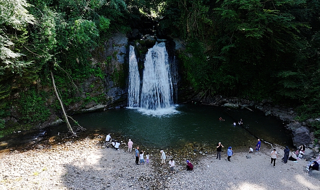 CANİKDERE ŞELALESİ ZİYARETÇİLERİ BÜYÜLÜYOR