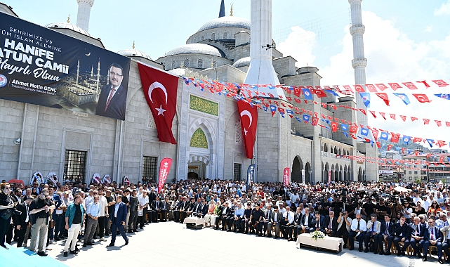 DOĞU KARADENİZ'İN EN BÜYÜK CAMİSİ HANİFE HATUN CAMİİ İBADETE AÇILDI