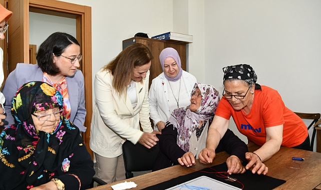 HUZUREVİ SAKİNLERİ HÜNERLERİNİ GÖSTERDİ