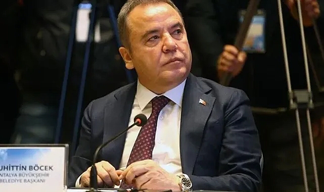 MUHİTTİN BÖCEK GÖREVDEN UZAKLAŞTIRILDI