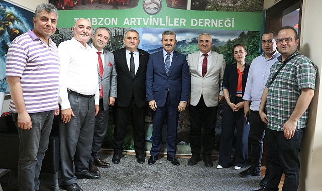 VALİ ERGÜN'DEN TRABZON ARTVİNLİLER DERNEĞİ'NE ZİYARET