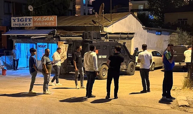 VAN'DA DEHŞET: SİLAHLI SALDIRIDA BABA ÖLDÜ, 3 ÇOCUĞU YARALANDI