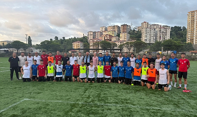 YENİDEN REFAH PARTİSİ'NDEN PAZARSPOR'A BAKLAVALI ZİYARET