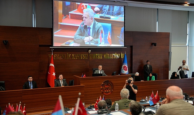 ZORLU, ŞEHİTLERİN HATIRASINA SAYGI GÖSTERİLMEMESİNİ KINADI