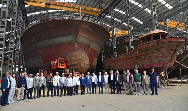 AK PARTİ HEYETİNDEN ÇAMBURNU TERSANESİNE ÇIKARMA