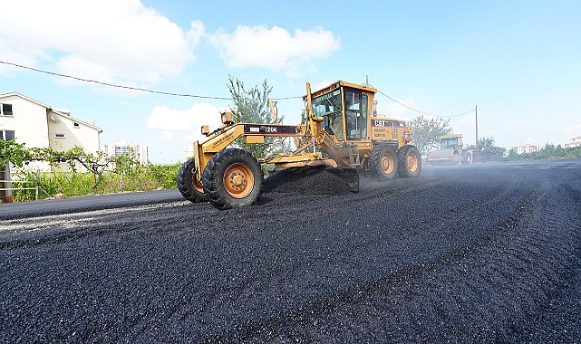 AKÇAABAT'TA YOL ÇALIŞMALARI TAM GAZ