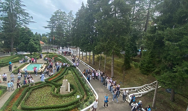 ATATÜRK KÖŞKÜ YÜZBİNLERCE ZİYARETÇİ AĞIRLADI