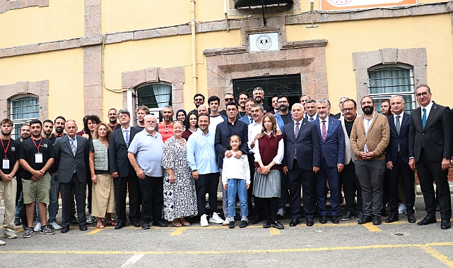 BAKAN TEKİN 'AİLEM' DİZİ SETİNİ ZİYARET ETTİ