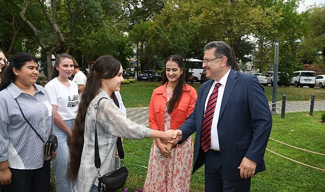 BAŞKAN GENÇ, ÖZBEK ÖĞRENCİLERLE BULUŞTU