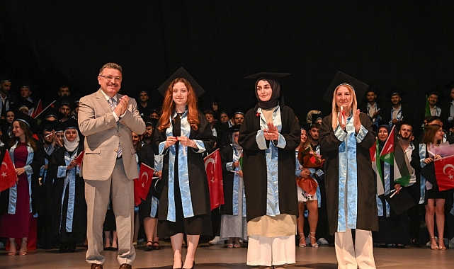 BAŞKAN GENÇ, ÜNİVERSİTE OKUYACAK GENÇLERİ TRABZON’A DAVET ETTİ