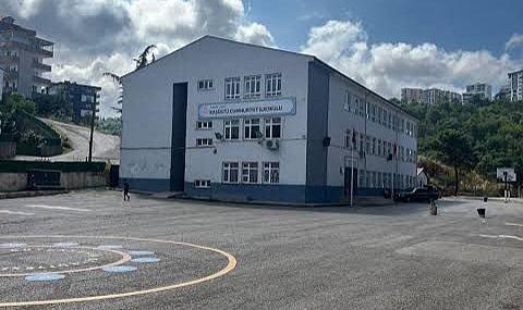 KAŞÜSTÜ CUMHURİYET İLKOKULU TAŞINACAK MI?