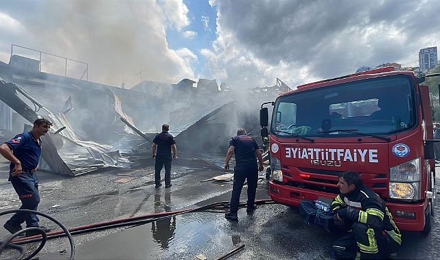 MOBİLYA DÜKKANI ALEVLERE TESLİM... EKİPLER SEFERBER