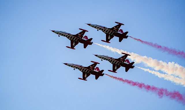 TÜRK YILDIZLARI ŞEHİDİMİZ GENÇCELEP İÇİN HAVALANDI