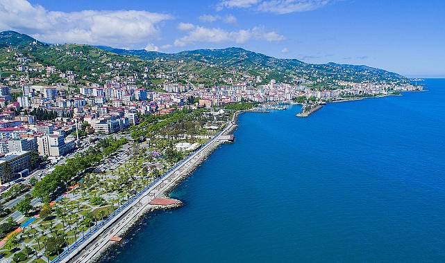 AKÇAABAT SAHİL PARKI'NDA İKİNCİ ETAP ÇALIŞMALARI DEVAM EDİYOR