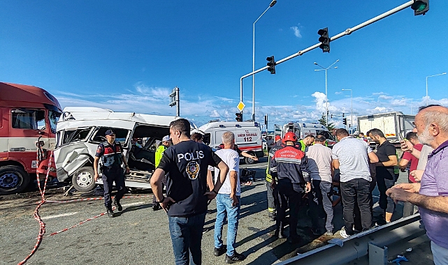 ARSİN'DE KATLİAM GİBİ KAZA: ÇOK SAYIDA YARALI VAR