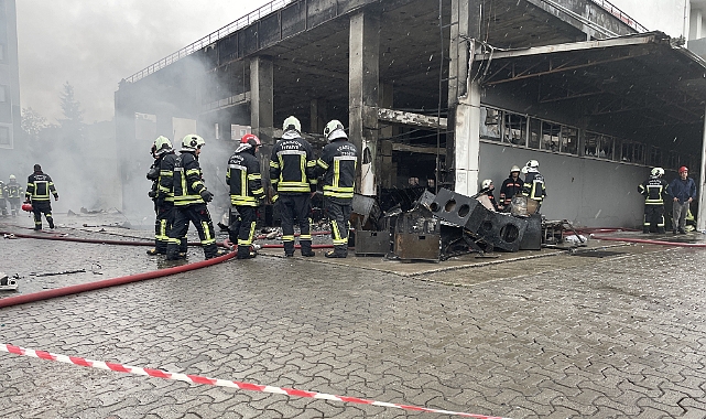 AVM'DE ÇIKAN YANGININ SEBEBİ ARAŞTIRILIYOR