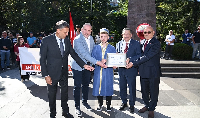 BAŞKAN GENÇ: "ESNAFIMIZIN HER ZAMAN YANINDAYIZ"