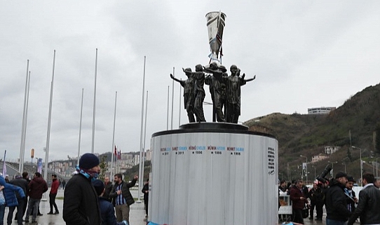 BAŞKAN GENÇ YARIM KALAN ŞİKE ANITINI YAPAR MI?