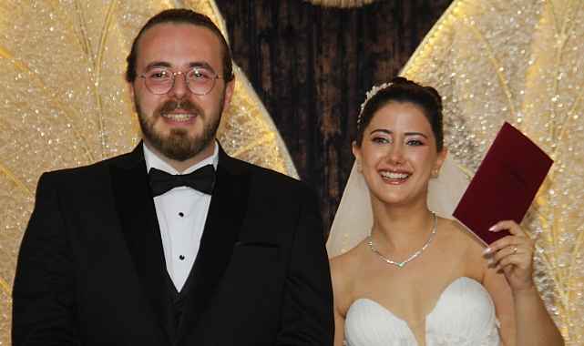 BEYAZ ÖNLÜKTEN SONSUZ AŞKA: GENÇ DOKTORLAR DÜNYA EVİNE GİRDİ