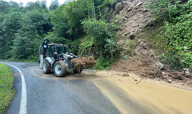 BÜYÜKŞEHİR BELEDİYESİ’NDEN HEYELANLARA ANINDA MÜDAHALE