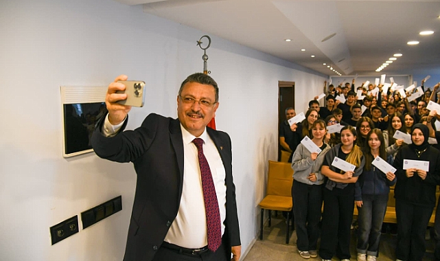 BÜYÜKŞEHİR'DEN 10 BİN ÖĞRENCİYE DİJİTAL EĞİTİM DESTEĞİ