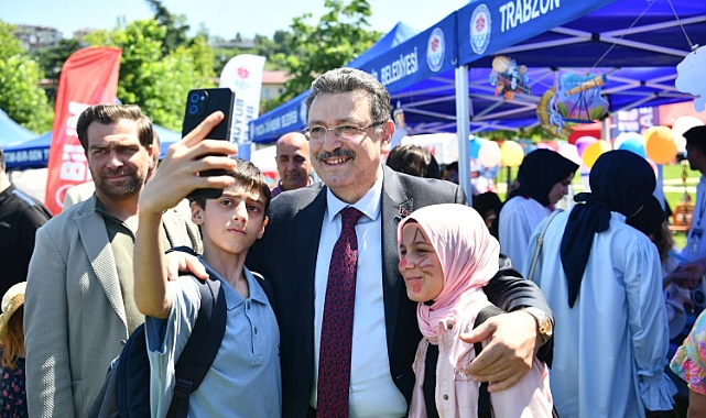 BÜYÜKŞEHİR'DEN 4 BİN ÖĞRENCİYE EĞİTİM DESTEĞİ