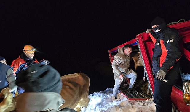 ÇIĞ NEDENİYLE MAHSUR KALAN 15 KİŞİ KURTARILDI